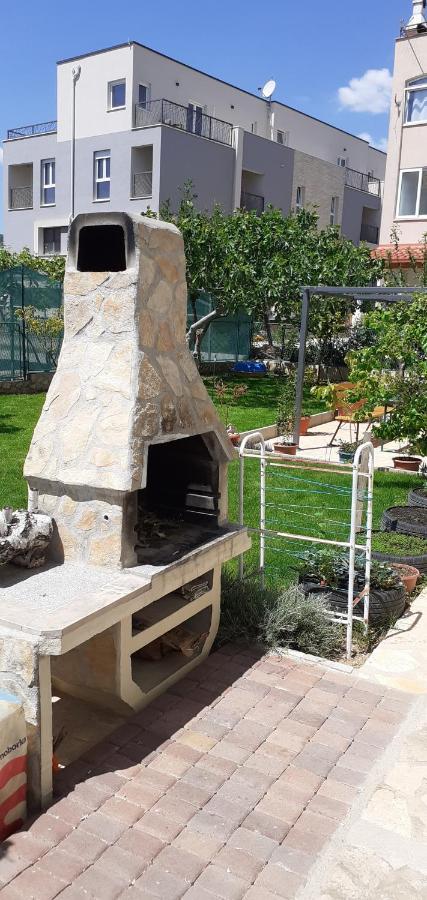 Apartman Grl Kastela Exterior photo